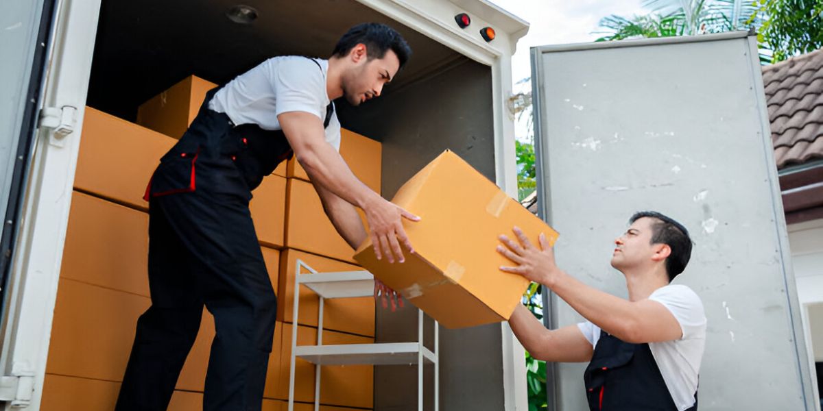 Reasons Why You Should Hire Professional Movers